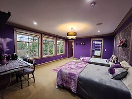 Empress Palace Hotel