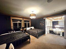 Empress Palace Hotel