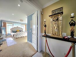 Empress Palace Hotel