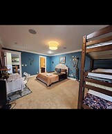 Empress Palace Hotel