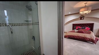 Empress Palace Hotel