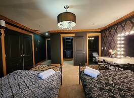 Empress Palace Hotel