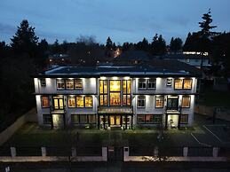 Empress Palace Hotel