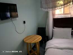 GREEN GARDENS BUSIA HOTEL