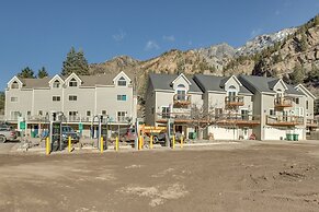 Spacious Ouray Townhome - Walk to Hot Springs!