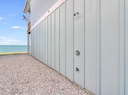 Anchors Away 159sp 4 Bedroom Home by RedAwning