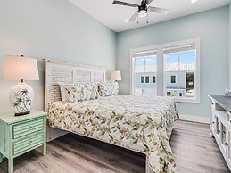 Anchors Away 159sp 4 Bedroom Home by RedAwning