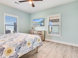 Anchors Away 159sp 4 Bedroom Home by RedAwning