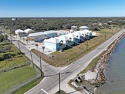 Anchors Away 159sp 4 Bedroom Home by RedAwning