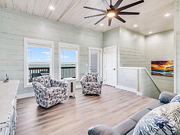 Anchors Away 159sp 4 Bedroom Home by RedAwning