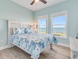 Anchors Away 159sp 4 Bedroom Home by RedAwning