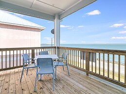 Anchors Away 159sp 4 Bedroom Home by RedAwning