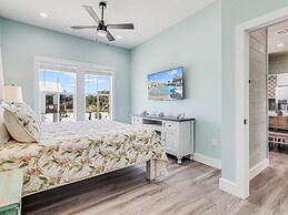 Anchors Away 159sp 4 Bedroom Home by RedAwning