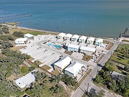 Anchors Away 159sp 4 Bedroom Home by RedAwning