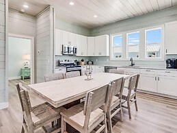 Anchors Away 159sp 4 Bedroom Home by RedAwning