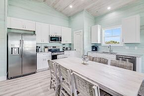 Casa Grande Sp131 5 Bedroom Home by RedAwning