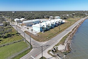 Casa Grande Sp131 5 Bedroom Home by RedAwning