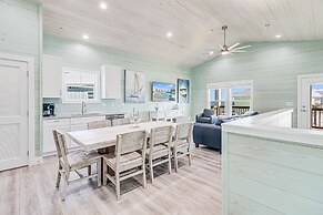 Casa Grande Sp131 5 Bedroom Home by RedAwning