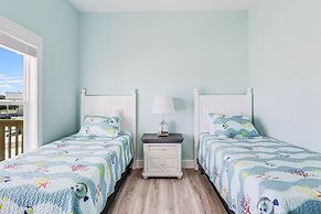 Casa Grande Sp131 5 Bedroom Home by RedAwning