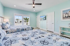 Casa Grande Sp131 5 Bedroom Home by RedAwning