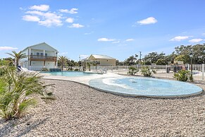 Casa Grande Sp131 5 Bedroom Home by RedAwning