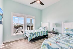 Casa Grande Sp131 5 Bedroom Home by RedAwning