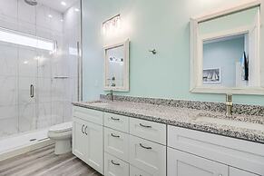 Casa Grande Sp131 5 Bedroom Home by RedAwning