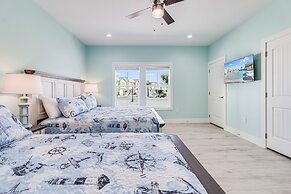 Casa Grande Sp131 5 Bedroom Home by RedAwning