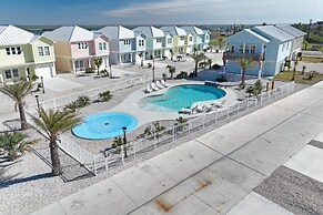 Casa Grande Sp131 5 Bedroom Home by RedAwning