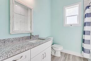 Casa Grande Sp131 5 Bedroom Home by RedAwning