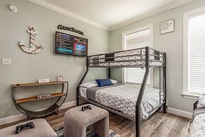 Grace Wins - 2335 Bienville 4 Bedroom Home by RedAwning