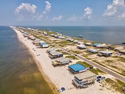 Grace Wins - 2335 Bienville 4 Bedroom Home by RedAwning