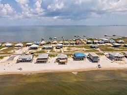 Grace Wins - 2335 Bienville 4 Bedroom Home by RedAwning