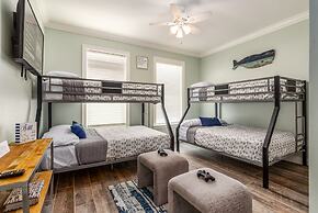 Grace Wins - 2335 Bienville 4 Bedroom Home by RedAwning