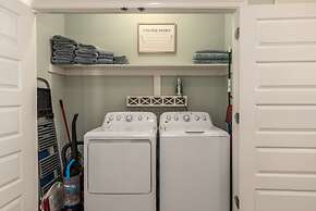 Grace Wins - 2335 Bienville 4 Bedroom Home by RedAwning