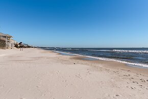 Grace Wins - 2335 Bienville 4 Bedroom Home by RedAwning