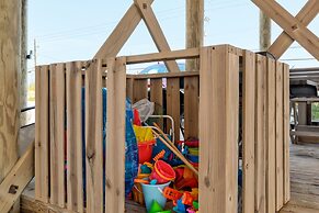 Grace Wins - 2335 Bienville 4 Bedroom Home by RedAwning