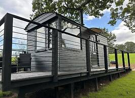 Lodge on Teign River, 1 Bed, Sleeps 2, Parking