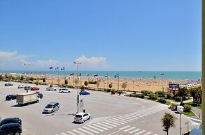 Seafront Luminous Flat in Bibione - Beahost