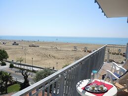 Cozy Flat With Amazing Seaview in Bibione