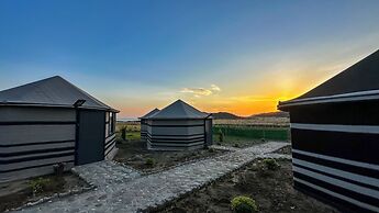 Laz Koyu Yoruk Evleri