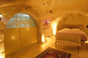 Euphoria Cave House