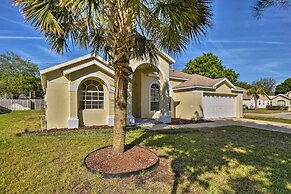 Cozy Nook Villa w/ Pool: 10 Mi to Park Entrance!