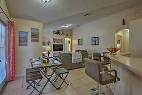 Cozy Nook Villa w/ Pool: 10 Mi to Park Entrance!