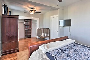 Convenient Apt w/ Golf Carts & Grill Access!