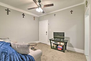 Convenient Apt w/ Golf Carts & Grill Access!