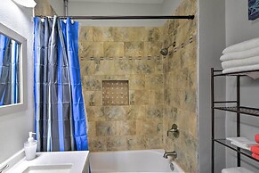 Convenient Apt w/ Golf Carts & Grill Access!