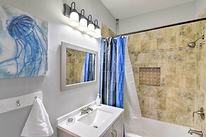 Convenient Apt w/ Golf Carts & Grill Access!