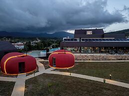 Cherry Sculpture Hotel