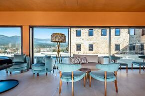 Cherry Sculpture Hotel